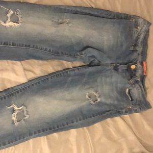 Jeans with tips in them